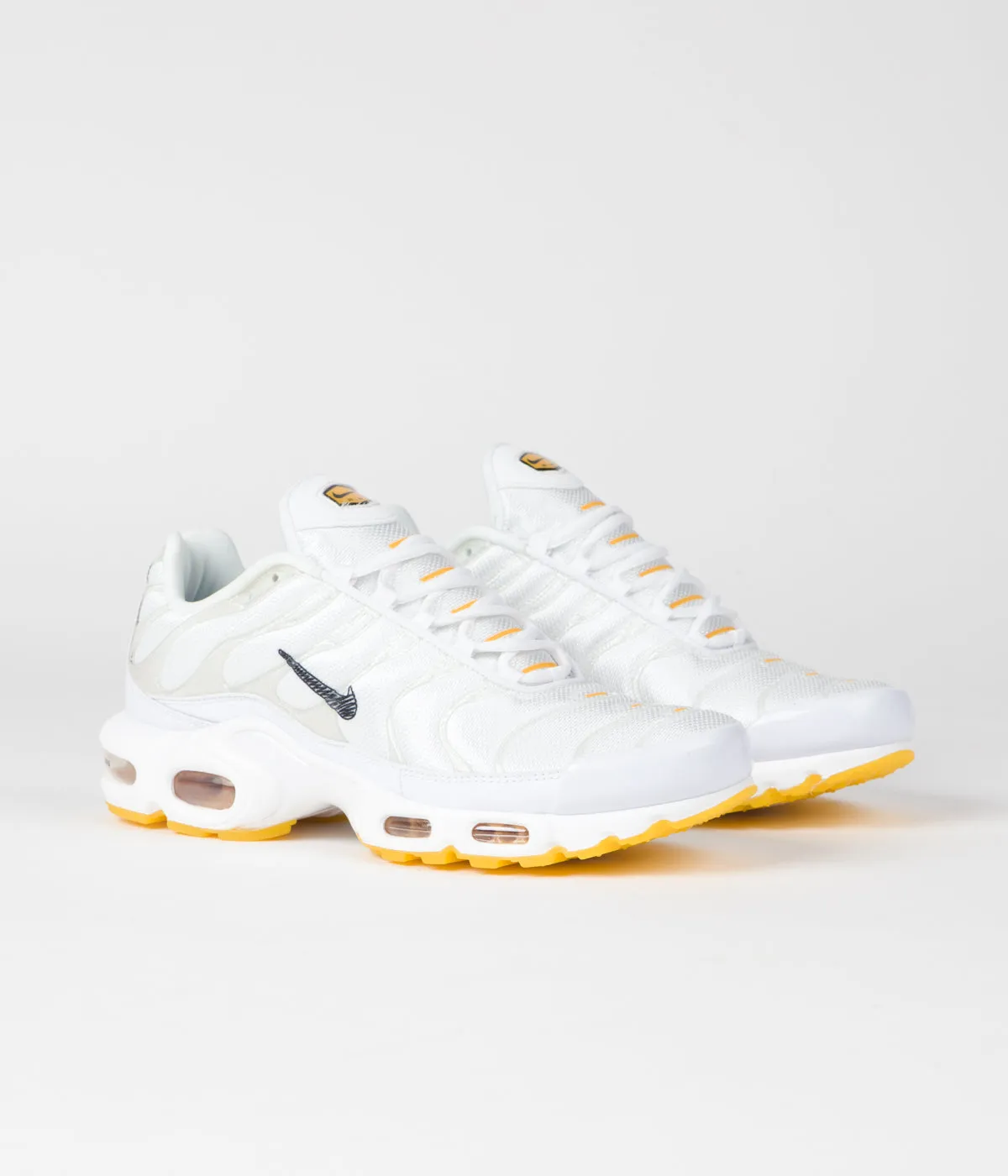 Nike Air Max Plus SE Shoes - Summit White / Black - White - White