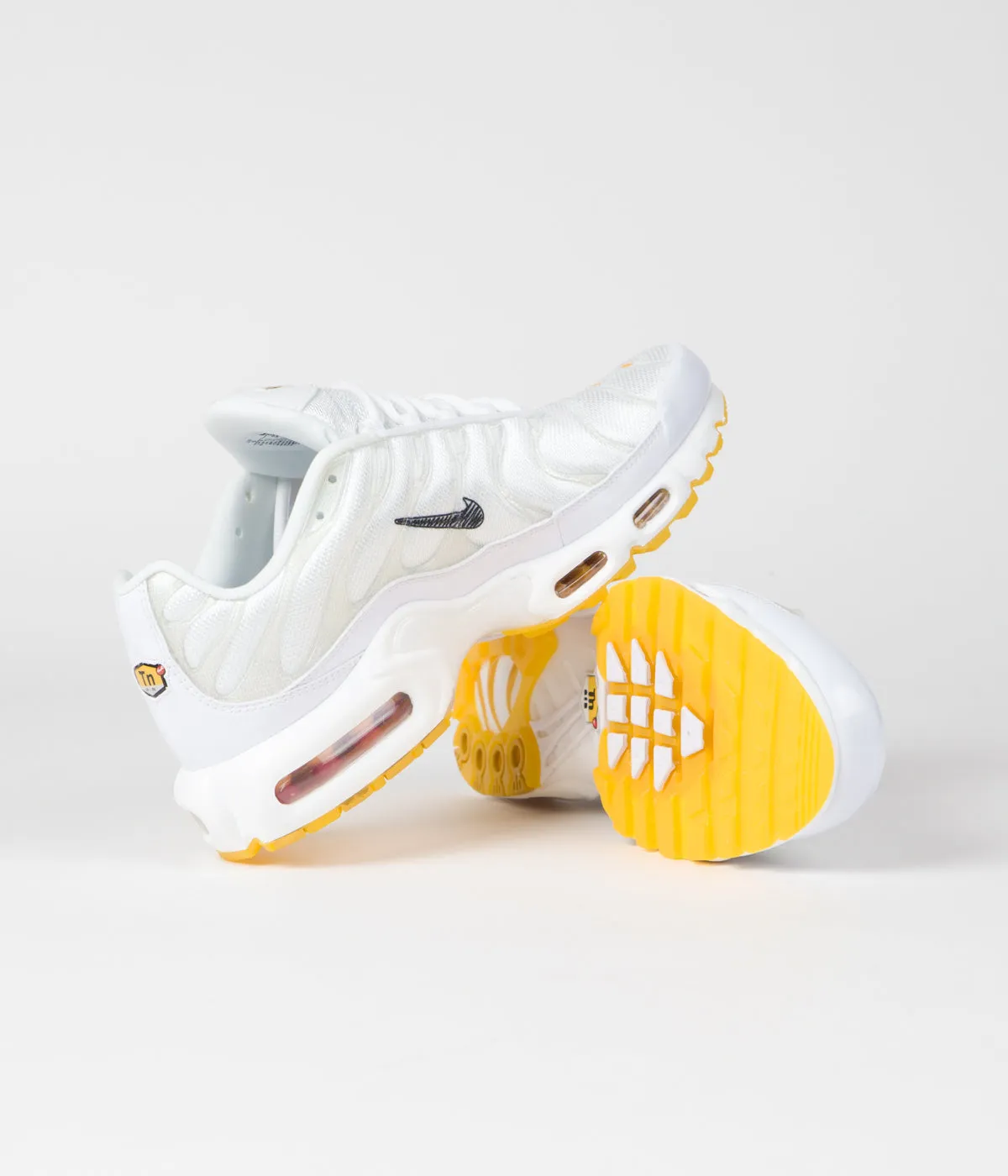 Nike Air Max Plus SE Shoes - Summit White / Black - White - White