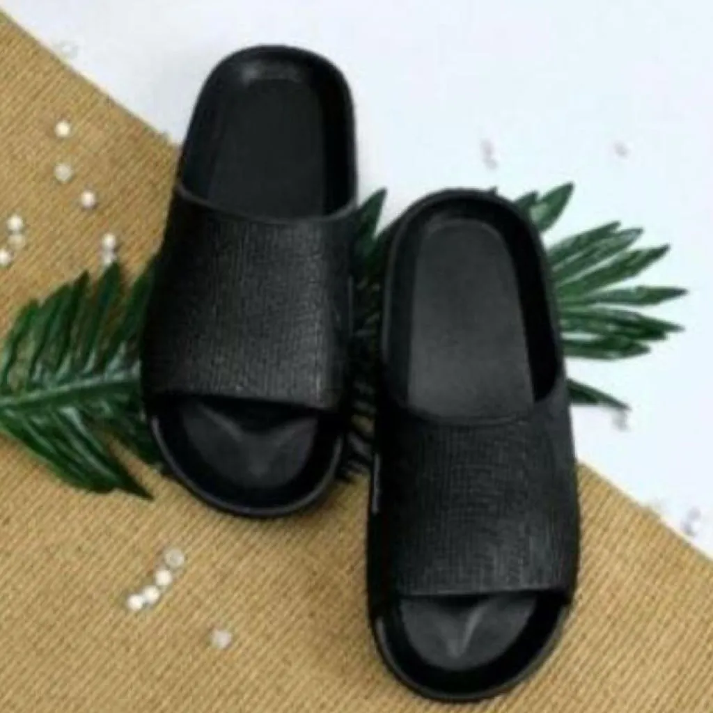 Relaxed Fashionable Solid Slide Flip Flops For Men