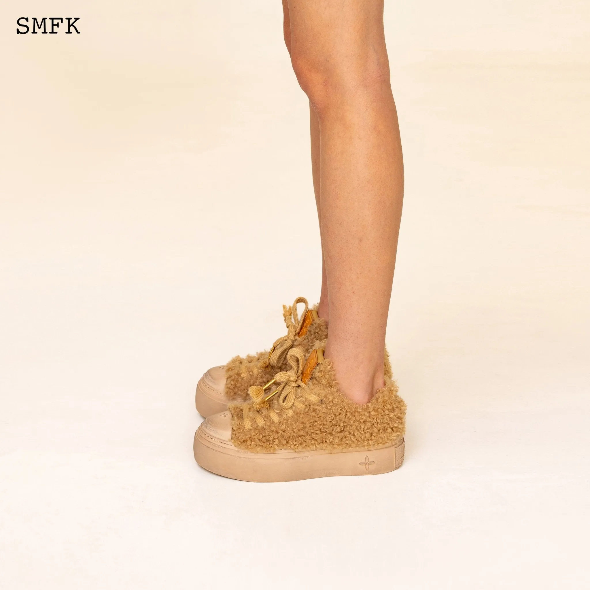 Super Model Gingerbread Furry Skate Shoes